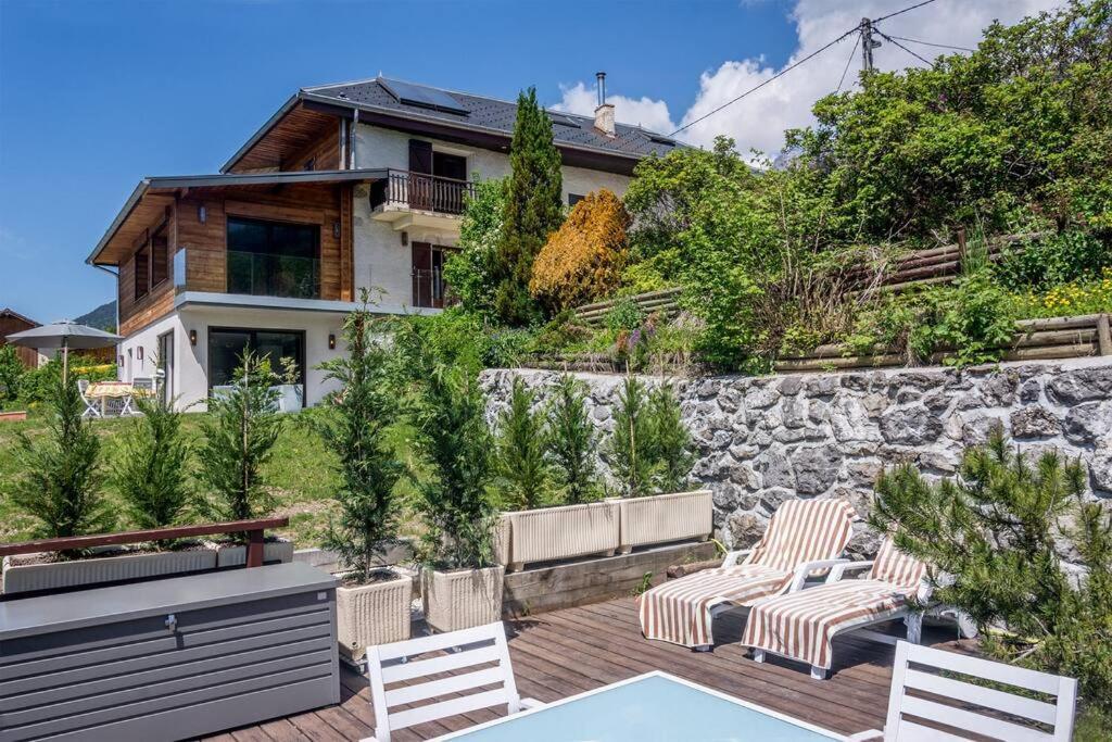In The Heart Of Nature With An Unique View Plan Montmin Luaran gambar