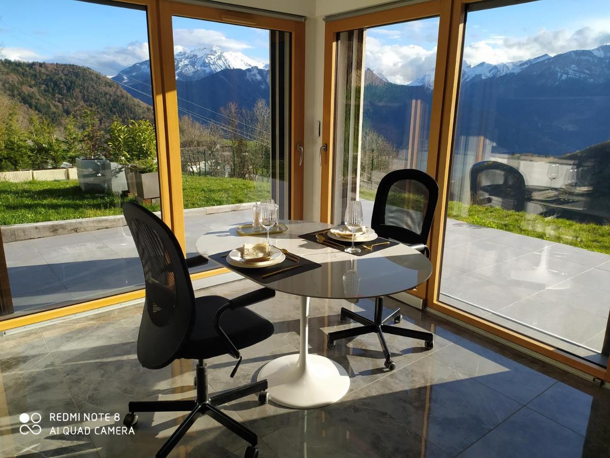 In The Heart Of Nature With An Unique View Plan Montmin Luaran gambar